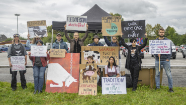 Animal Rights Watch protestierte am vergangenen Samstag gegen die Großveranstaltung “Deutsche Fleckviehschau” in Miesbach